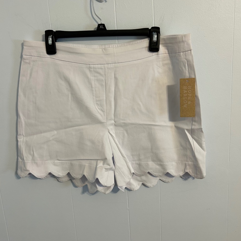 Hope & Harlow Optic White Scalloped Hem Shorts Womens Size 12 NWT YH81HSXK4